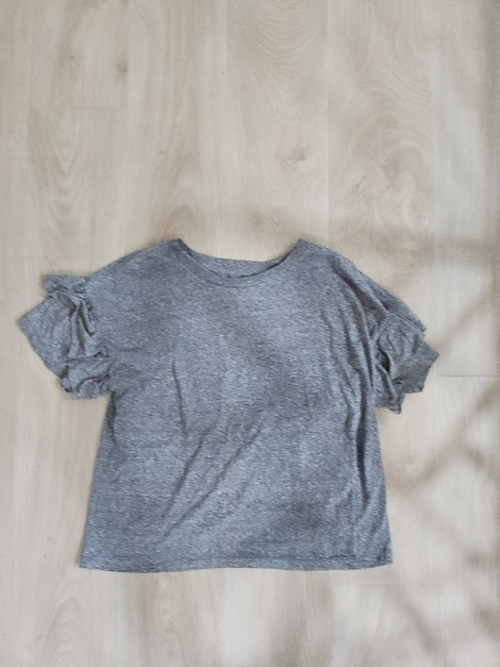 Current/Elliott Gray Short Sleeve Tee with Ruffle Sleeves